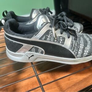 Puma Women’s Black and Gray Athletic Shoes